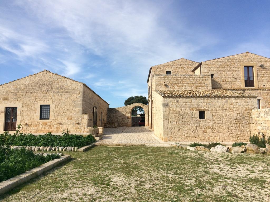 فيلا Casale Zappullaفي Agriturismo Ara المظهر الخارجي الصورة